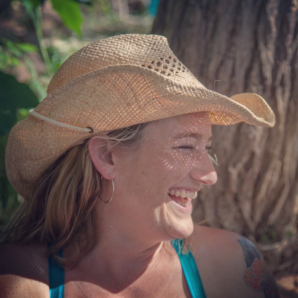 Meet your Posher, Emily l.